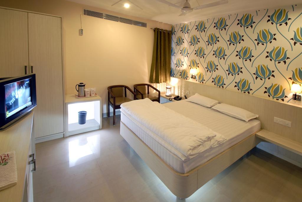 Hotel Tulsi Exotic Bhopal Exterior photo